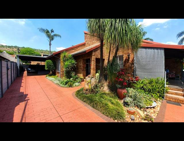 4 BEDROOM HOUSE FOR SALE IN MONTANA PARK